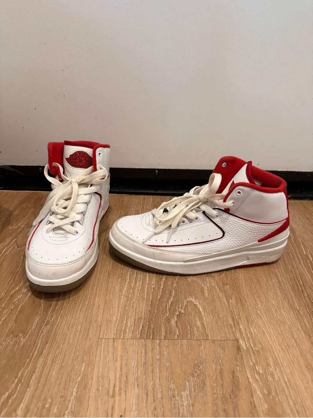 Air Jordan 2 Retro GS White Varsity Red 2010 – Size 6Y